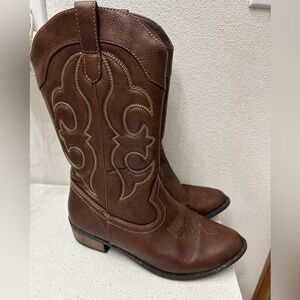 Brown Western Cowboy Boots Youth Junior size 5.